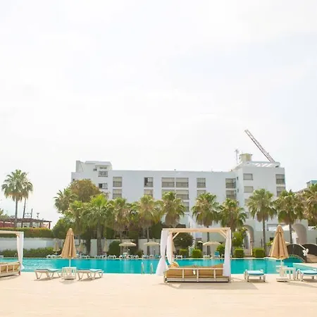 Uptown Bueyuek Anadolu 酒店 4*