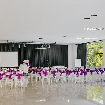 酒店 Uptown Bueyuek Anadolu 凯里尼亚