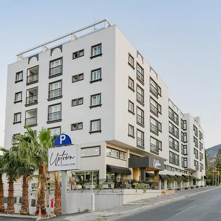 Uptown Bueyuek Anadolu 凯里尼亚
