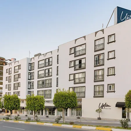 מלון Uptown Bueyuek Anadolu 4*