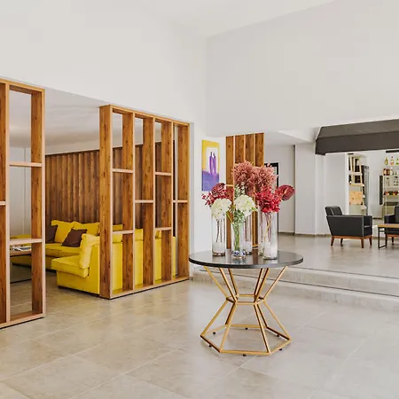 Uptown Bueyuek Anadolu 4* קיירניה