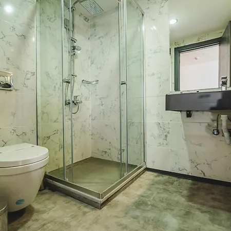 מלון Uptown Bueyuek Anadolu 4*