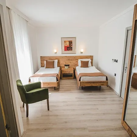 מלון Uptown Bueyuek Anadolu 4*