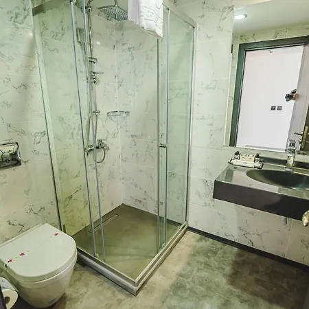 Uptown Bueyuek Anadolu מלון 4*