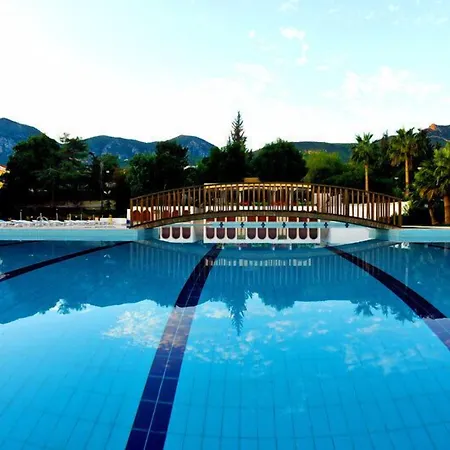 Uptown Bueyuek Anadolu מלון 4*