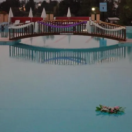 Uptown Bueyuek Anadolu 4* קיירניה