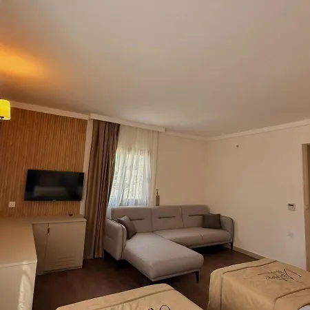 Otel Uptown Büyük Anadolu Girne