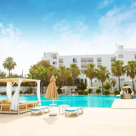 Uptown Bueyuek Anadolu קיירניה