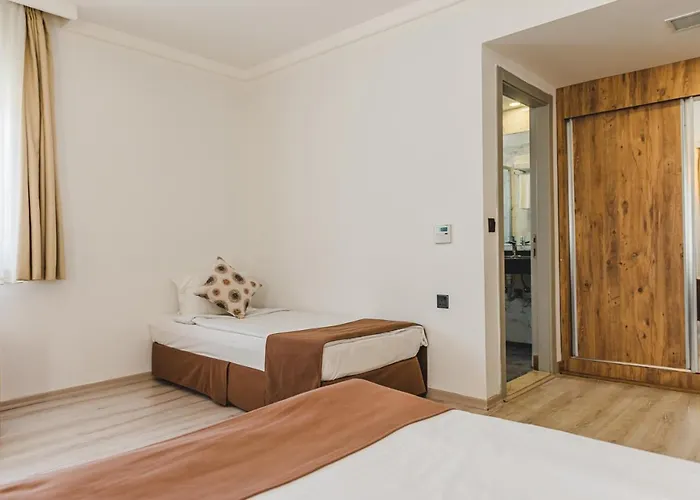 Otel Uptown Büyük Anadolu Girne