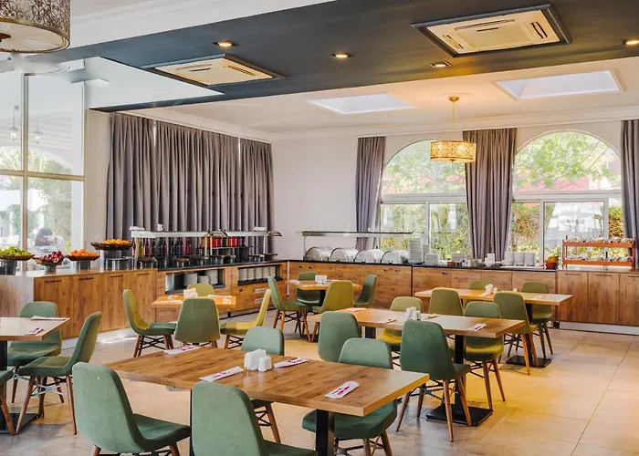 Otel Uptown Büyük Anadolu Girne