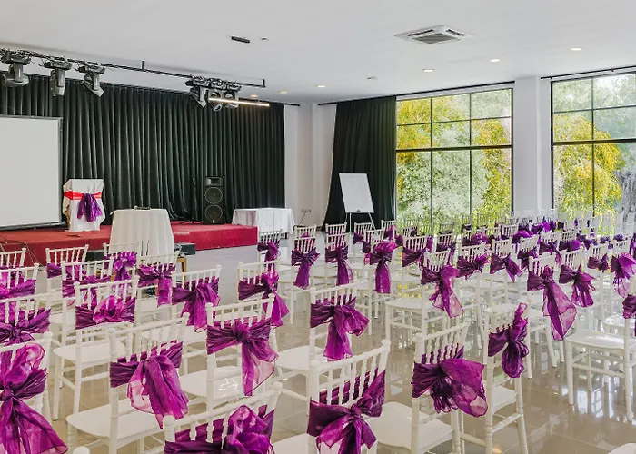 Otel Uptown Büyük Anadolu Girne