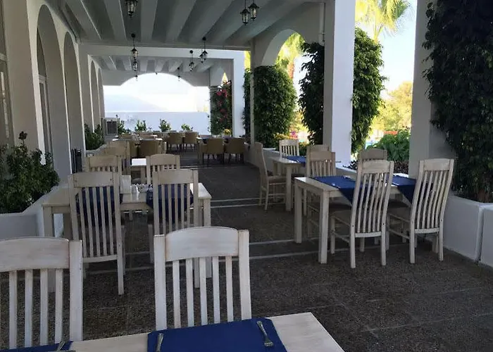 Otel Uptown Büyük Anadolu Girne