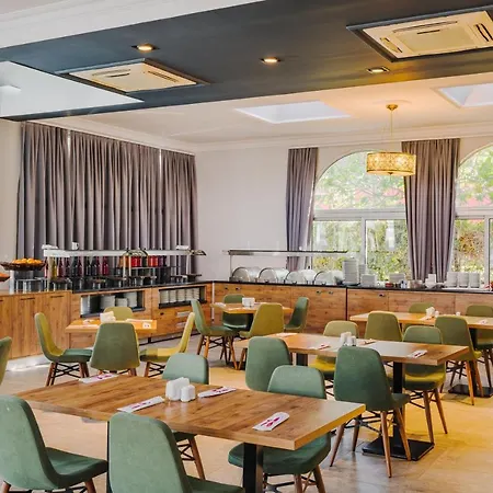 Hotel Uptown Bueyuek Anadolu Kyrenia (Northern Cyprus)