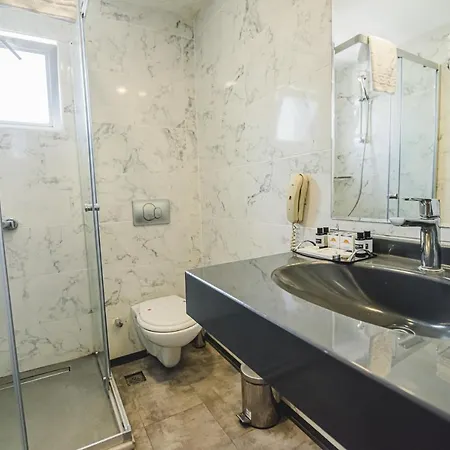 Uptown Bueyuek Anadolu Отель 4*