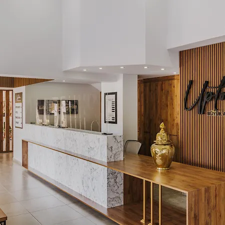 Uptown Bueyuek Anadolu Отель Кирения