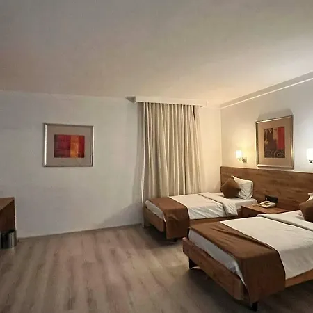 Отель Uptown Bueyuek Anadolu