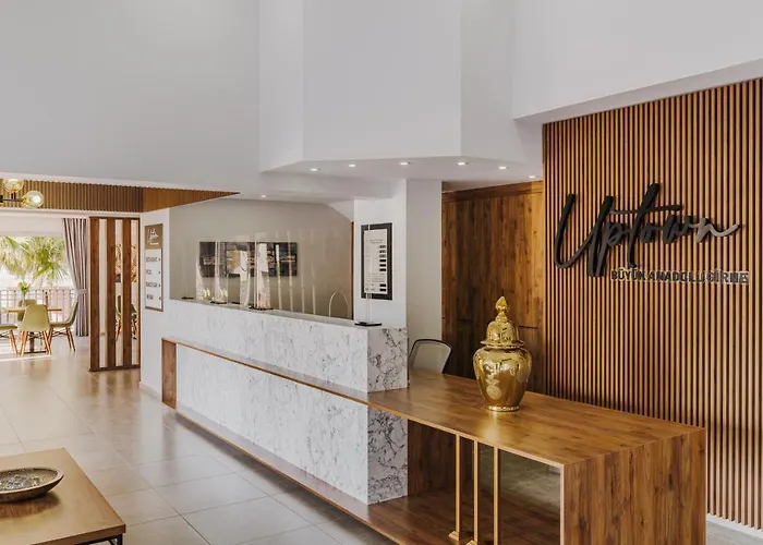 Uptown Bueyuek Anadolu ホテル 4*