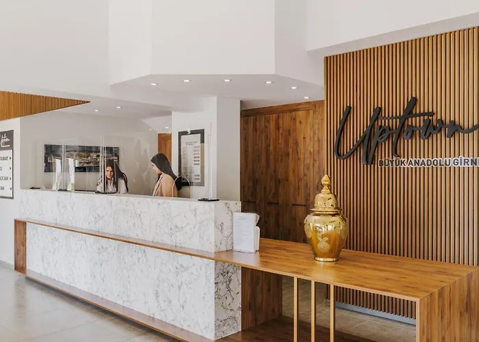 ホテル Uptown Bueyuek Anadolu 4*