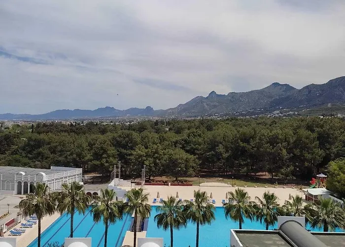 Uptown Bueyuek Anadolu ホテル 4*