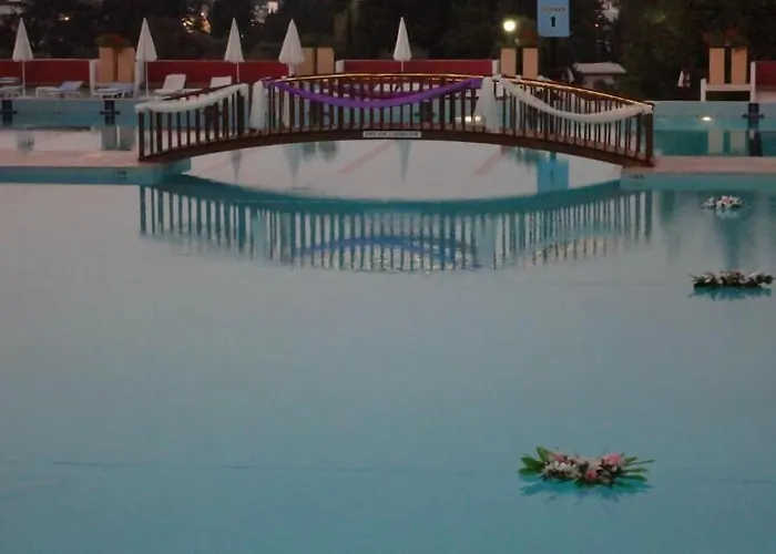 Uptown Bueyuek Anadolu 4* キレニア