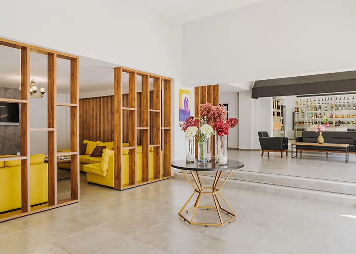 Uptown Bueyuek Anadolu 4* キレニア